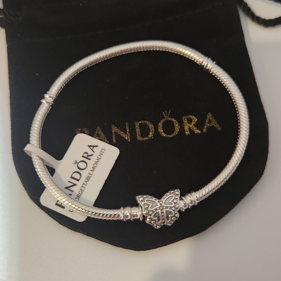 New Pandora Moments Sparkling Butterfly Snake Chain Charm Bracelet Size 7.5 in - Picture 2 of 4